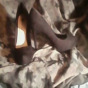 Michael Antonio size 10 Black suead  5 inch heels